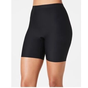 SPANX SPANXsupersmooth™ Essential Mid-Thigh Short Very Black Size Medium